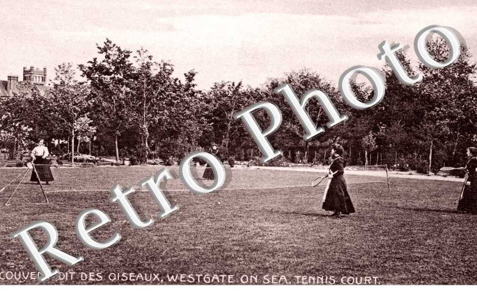 Couvent dit des oiseaux, Tennis Court