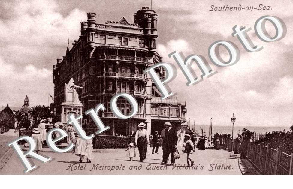 Hotel metropole and Queen Victoria's Statue