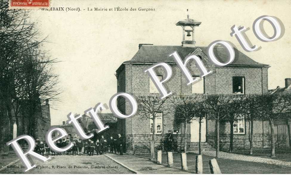 la Mairie et l'ecole des garcons