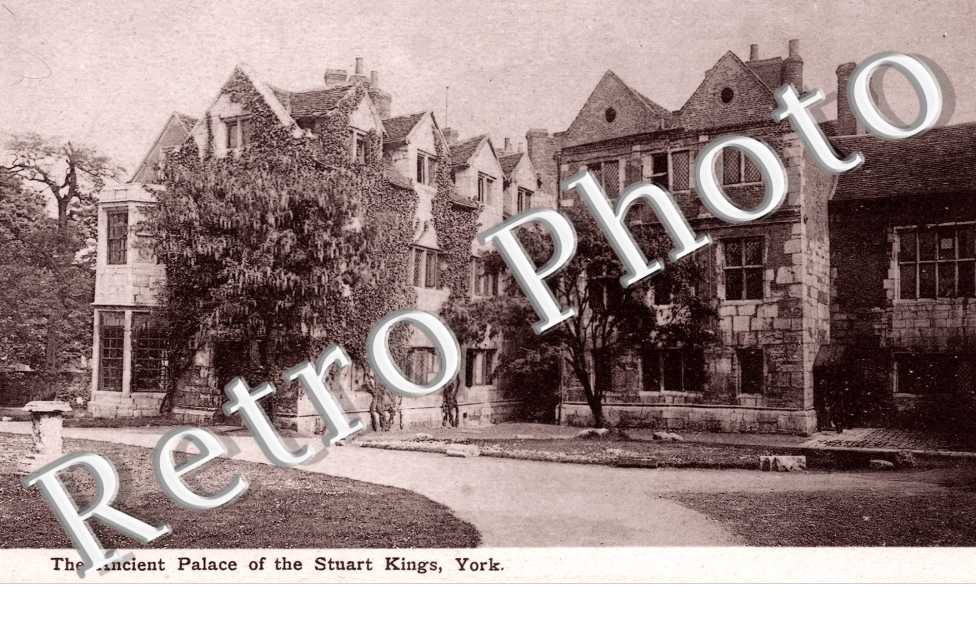 the ancient Palace of the Stuart Kings