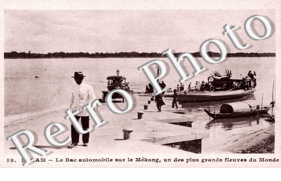 le Bac automobile sur le Mekong