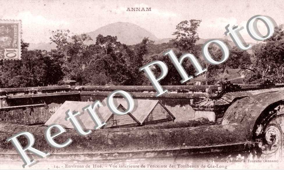 Annam, Vue Interieure de l'enceinte des Tombeaux de Gia-Long