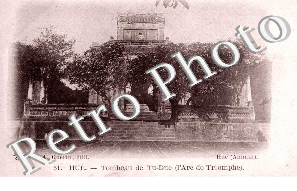 Annam, Tombeau de Tu-Duc, l'Arc de Triomphe