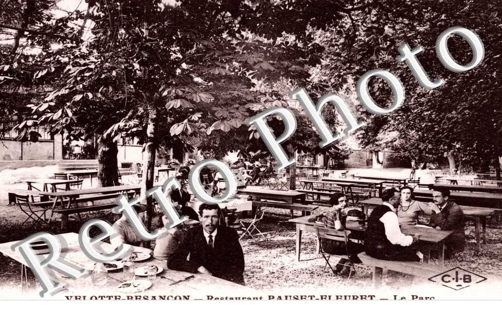 Velotte-Besancon, Restaurant Pauset-Fkeuret, le Parc
