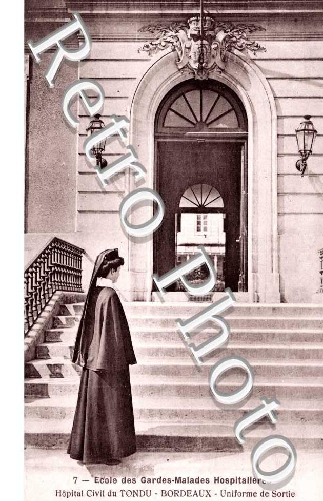 Hopital Civil du Tondu, Uniforme de Sortie
