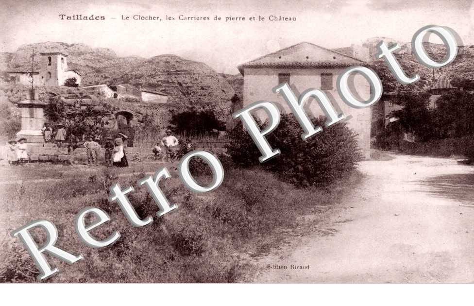 Le Clocher, les Carrieres de Pierres et le Chateau