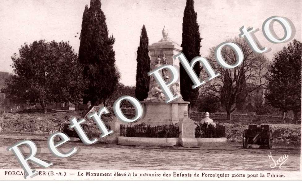 le monument eleve a la memoire des enfants de Forcalquier morts pour la France