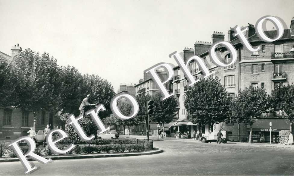 place et statue de Jean Jaures  -  annees 50/60