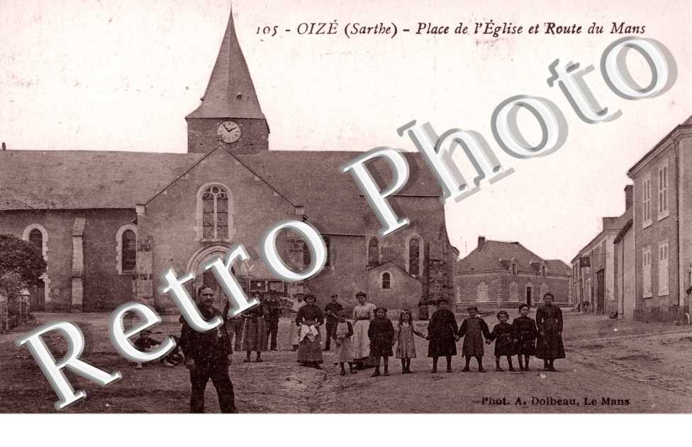 place de l'eglise et route du Mans