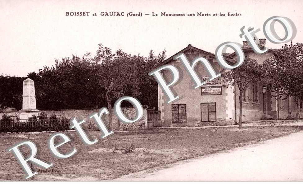 Monument aux Morts et Ecoles