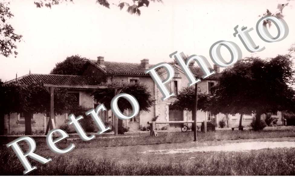 Mairie et groupe scolaire  - annees 50