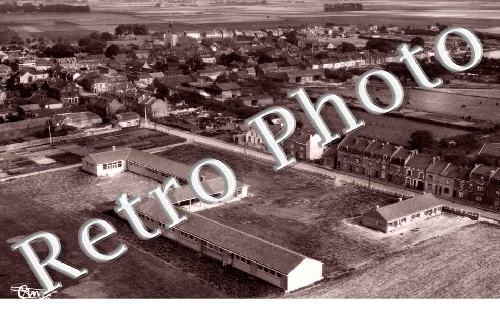 vue aerienne Le groupe scolaire  -  annees 50/60