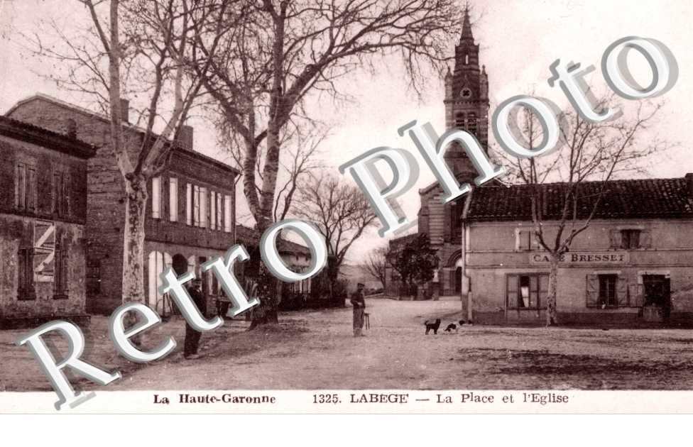 la Place et l'eglise