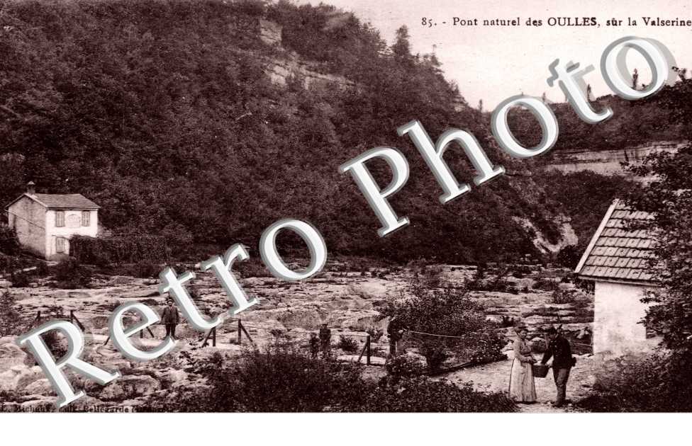 Pont naturel sur la Valserine