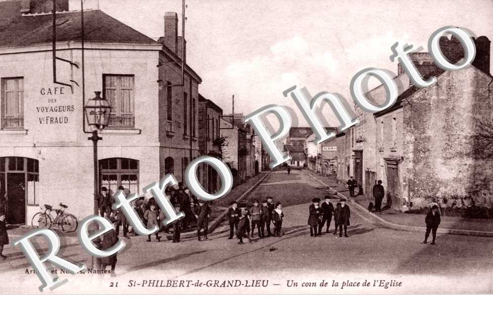 un coin de la place de l'eglise
