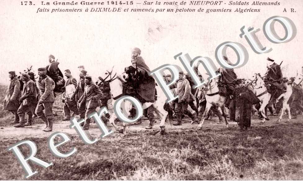 Guerre 1914-15 soldats allemands - prisonniers - goumiers Algeriens