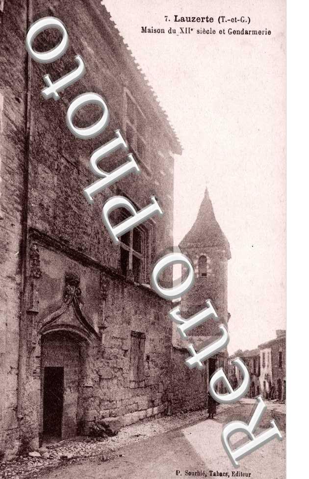 Maison du XIIeme et Gendarmerie