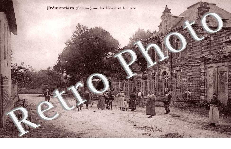 la Mairie et la Place