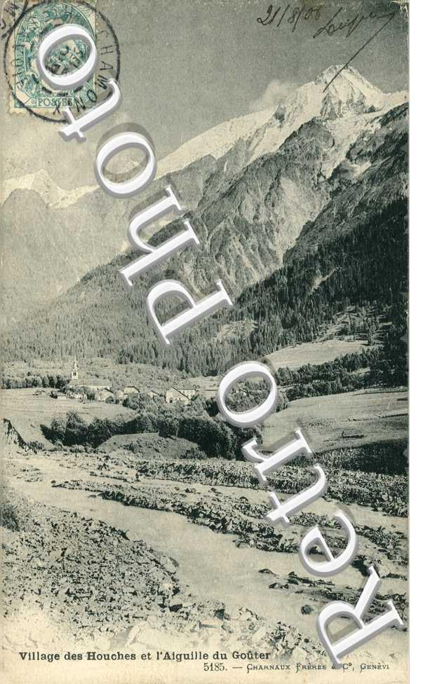 Village des Houches et l'Aiguille du Gouter