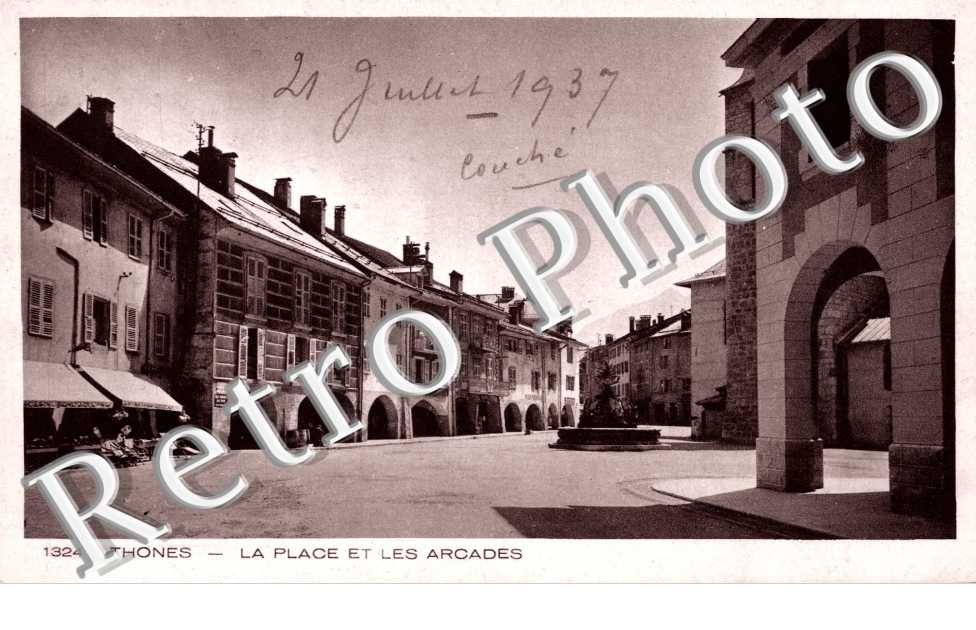 la Place et les arcades