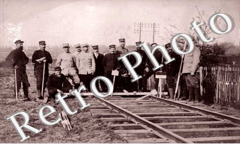 Le 9eme d'artillerie 12 eme batterie a La Varnne Saint Hilaire  sur la voie ferree