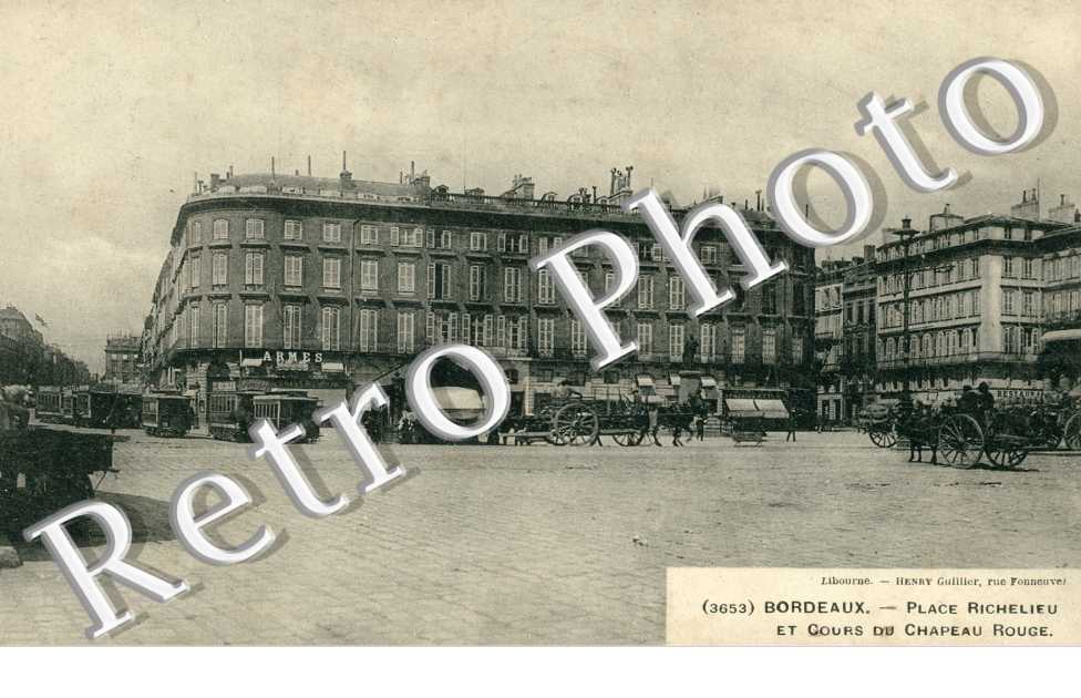 Place Richelieu et cours du Chapeau Rouge