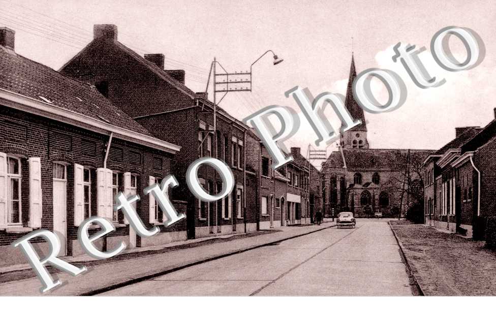 Une rue vers eglise