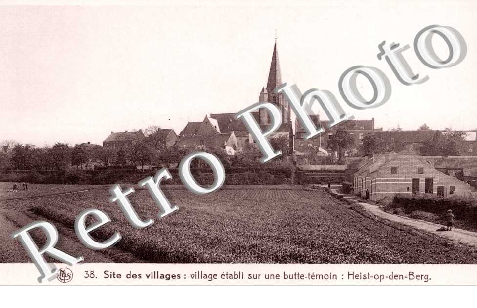 Village Etabli sur un butte Temoin