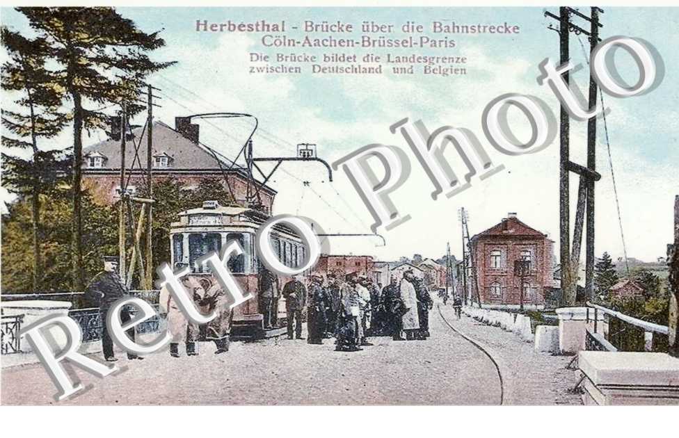 Brucke uber die Bahnstrecke