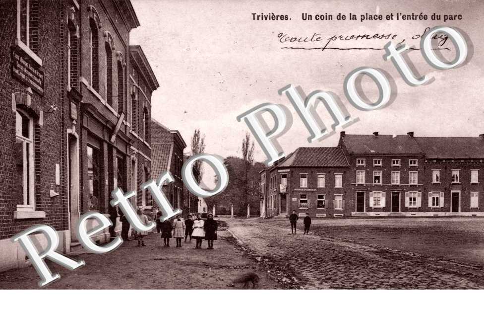 Un coin de la Place et l'Entrée du Parc