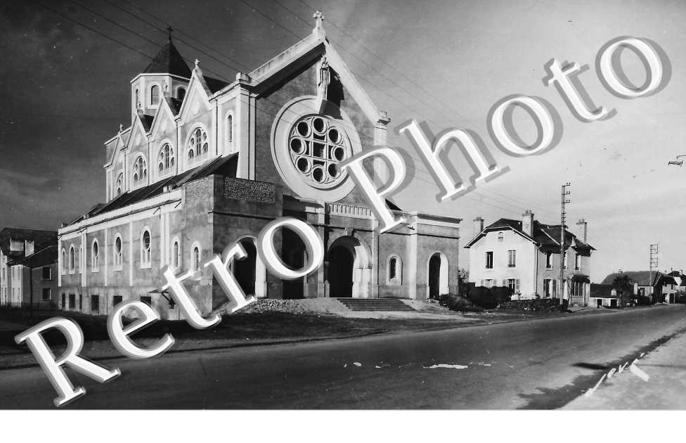 eglise Saint Julie -  Avenue Jean-Mermoz