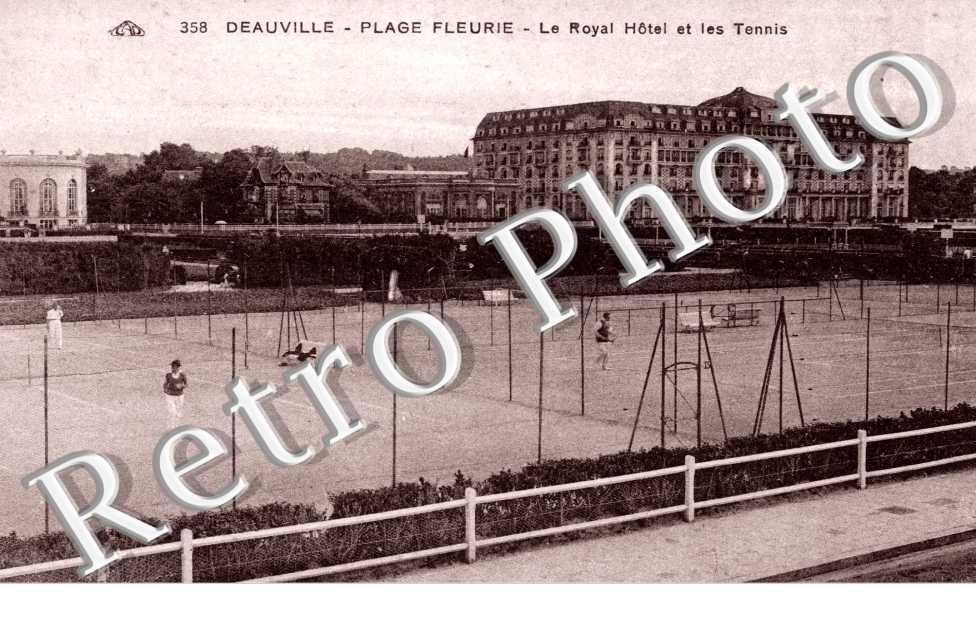 Plage Fleurie  Le Royal Hotel et  les tennis