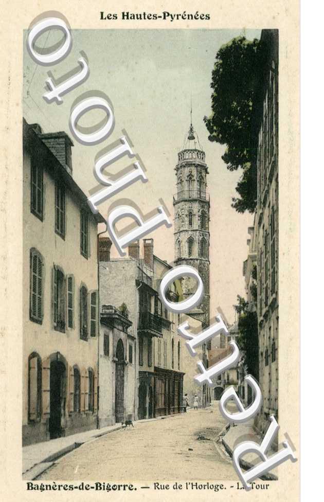 Rue de l'Horloge - la Tour