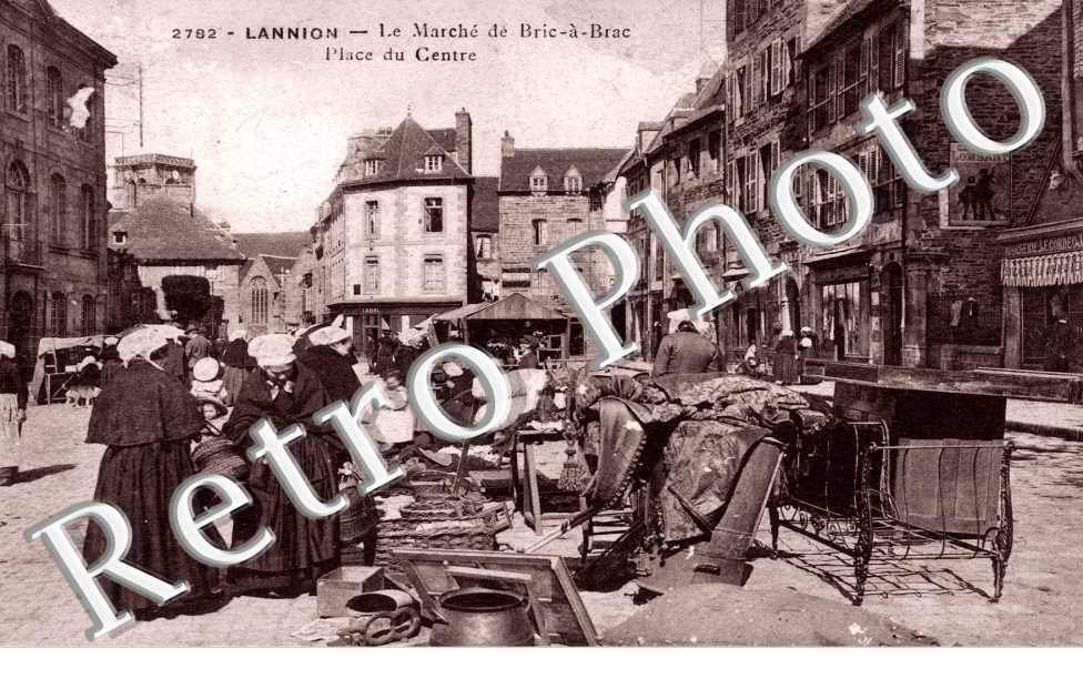 le marche de Bric a Brac Place du centre