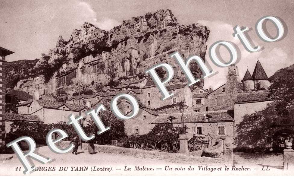 un coin du Village et le Rocher