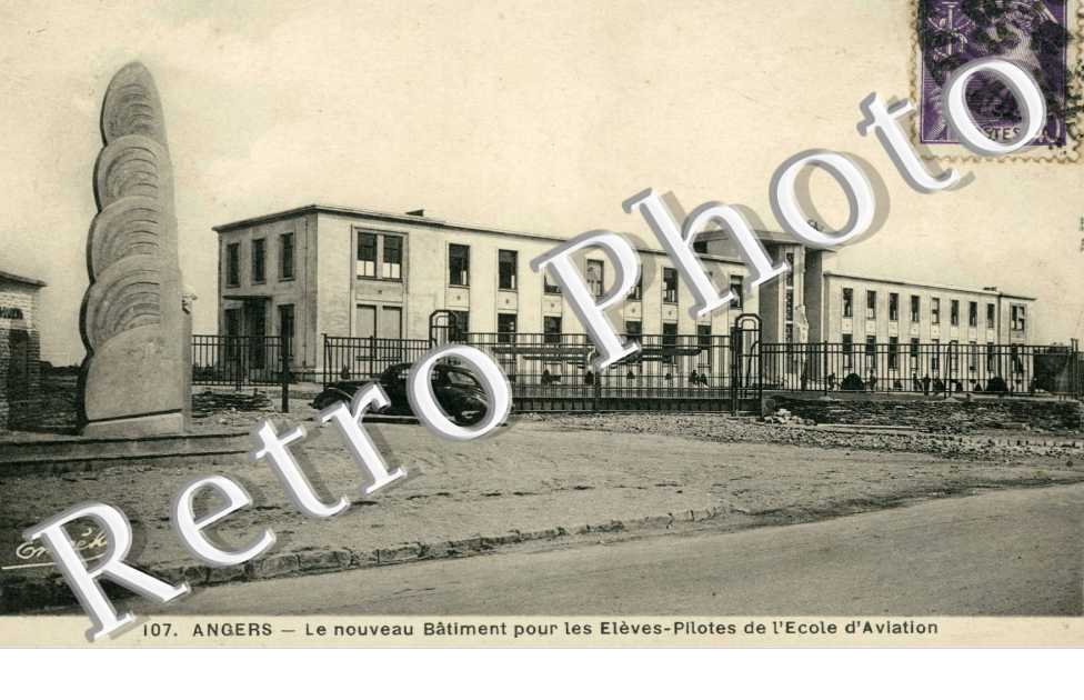 Lenouveau batiment pour les es pilote de l'Ecole d'Aviation