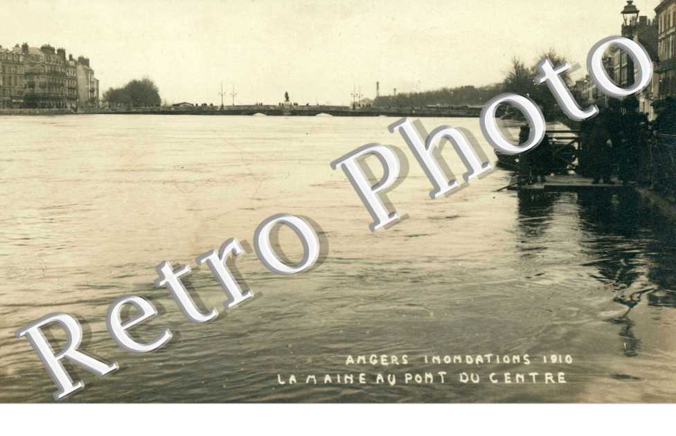 Inondation de 1910 - La Maine au pont du Centre