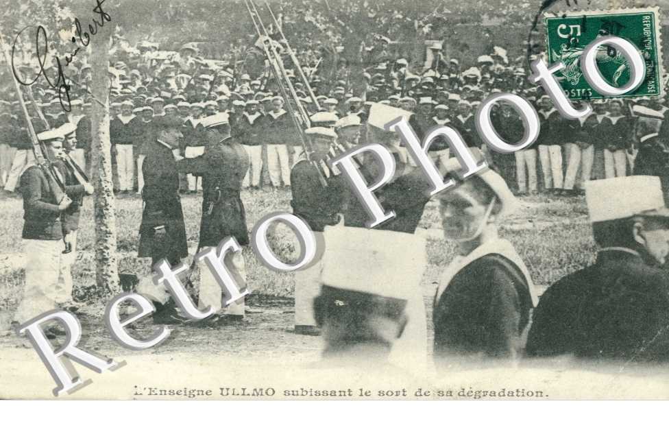 l'enseigne Ullmo subissant le sort de sa degradation