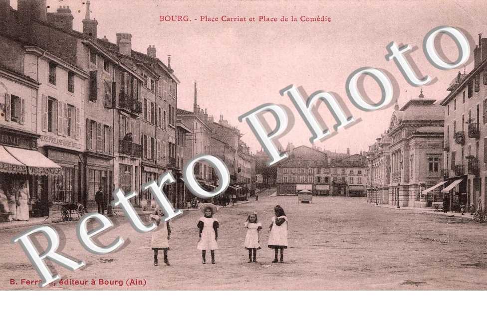 Place Carriat et place de la comedie