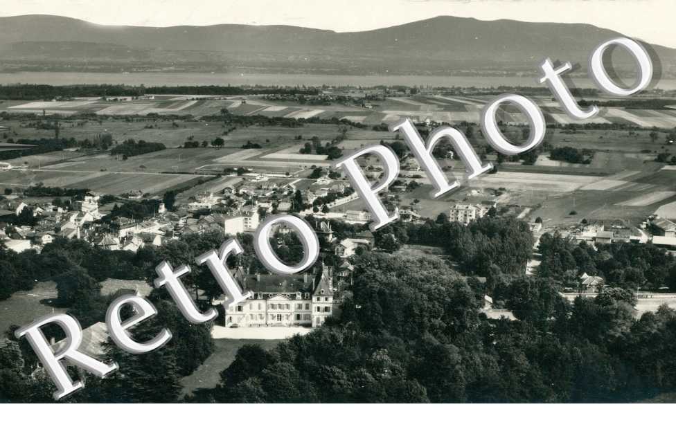 Vue aerienne sur la ville et le Lac Leman
