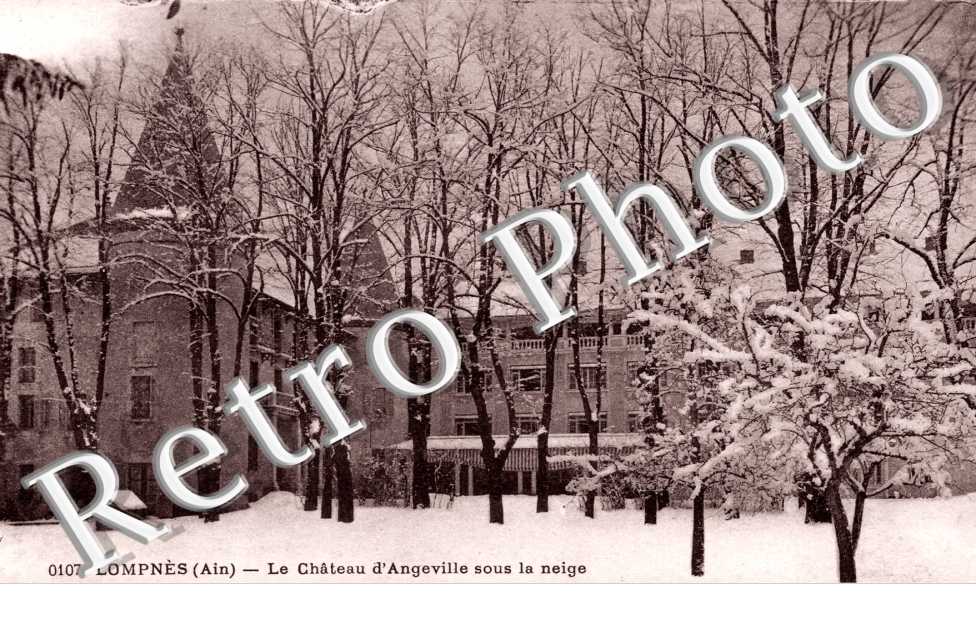 le château d'Angeville sous la neige