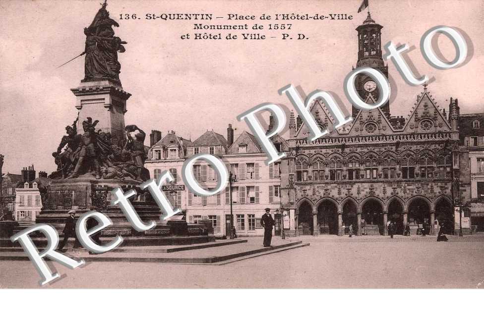 place de l'hotel de ville monument 1557