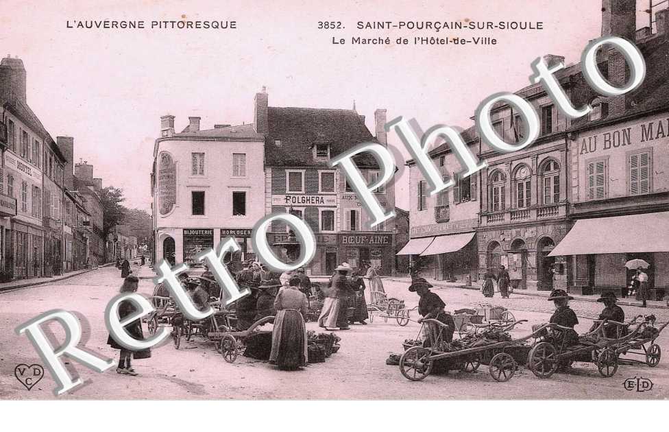 LE MARCHE DE L'HOTEL DE VILLE