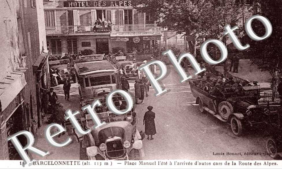 place Manuel a l'arrivee d'autos cars