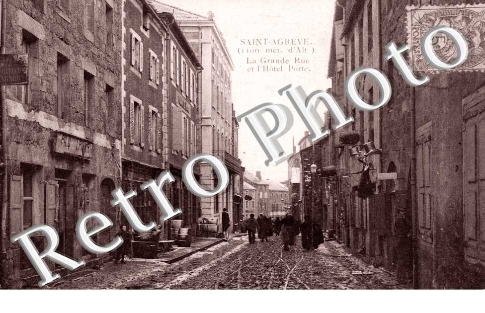 Saint-Agreve, la Grande Rue et l'Hotel Porte