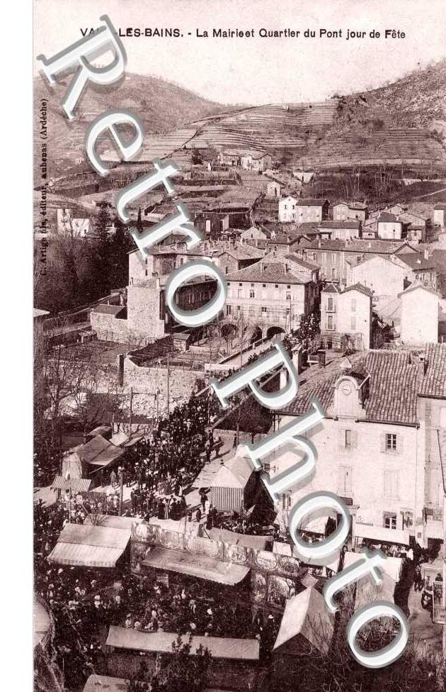 Vals-les-Bains, la Mairie et Quartier du Pont de Fetes