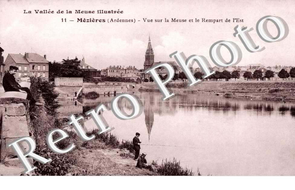 VUE SUR LA MEUSE ET REMPARTS DE L'EST