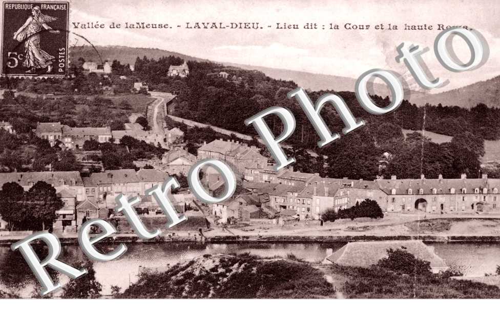 la cour et la haute Rowa