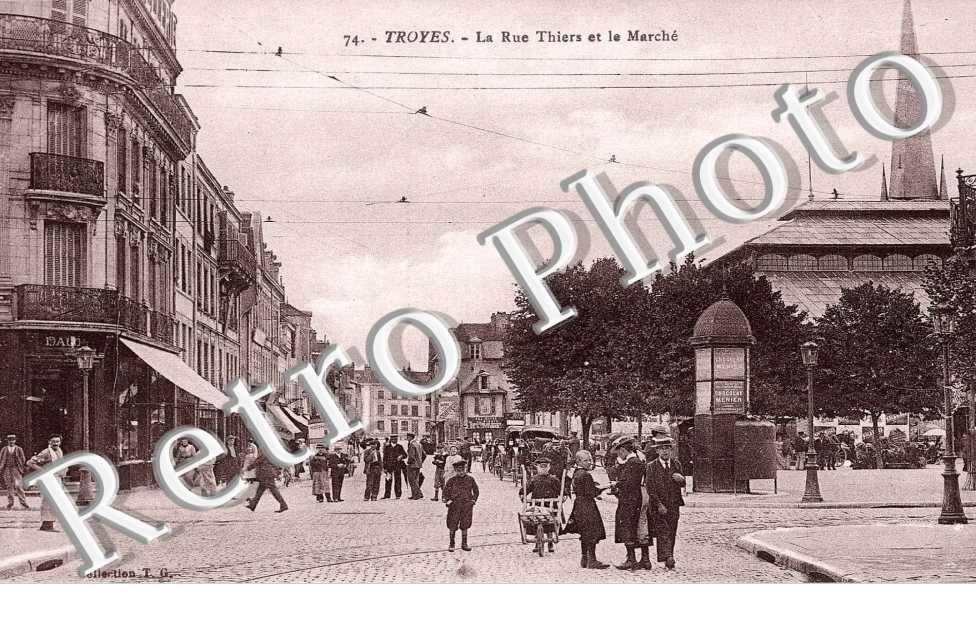 RUE THIERS ET LE MARCHE