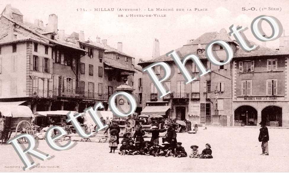 le Marche sur la Place de l'Hotel-de-Ville
